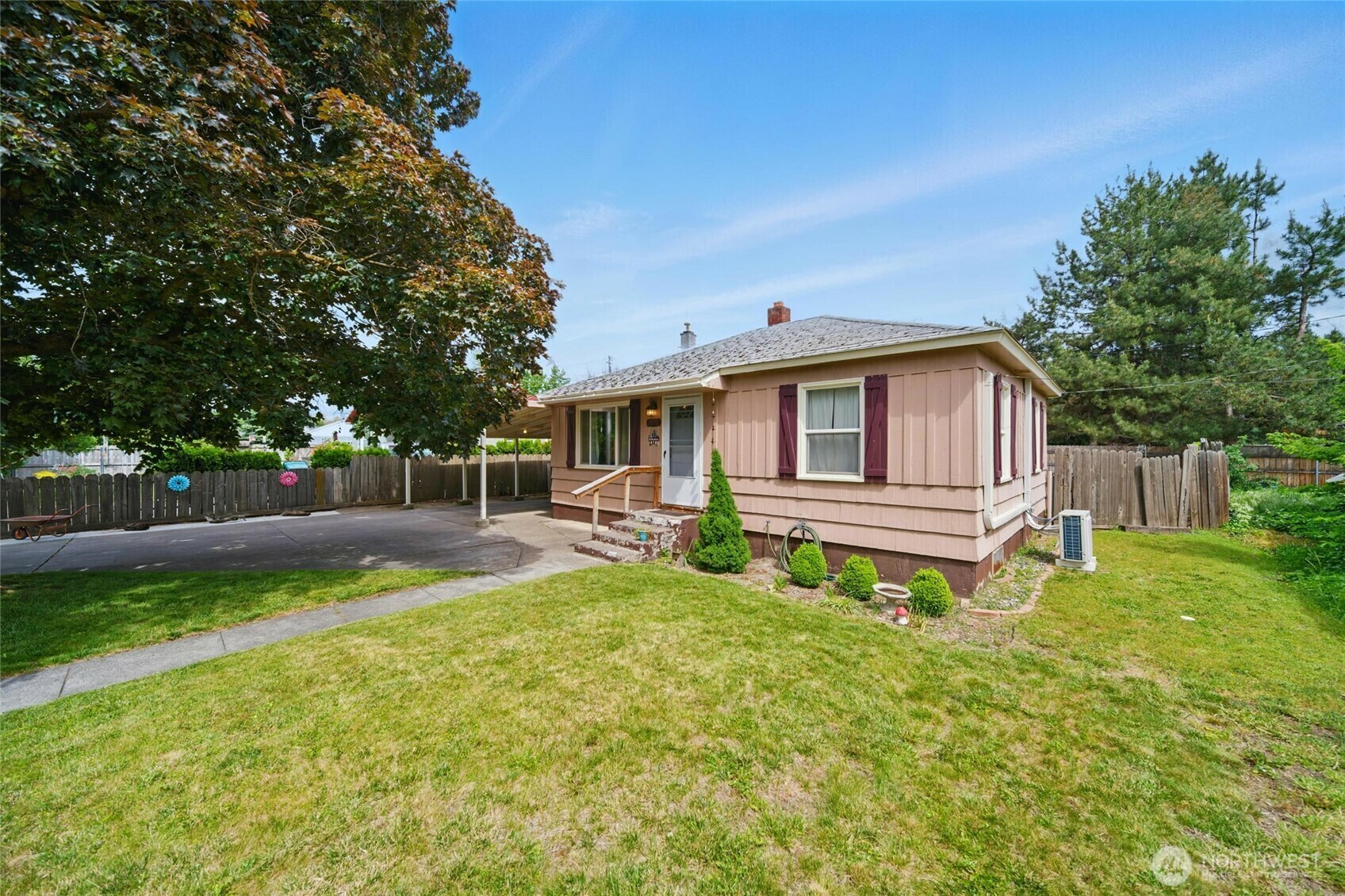 Property Photo: 1832 Celestia Drive WA 99362