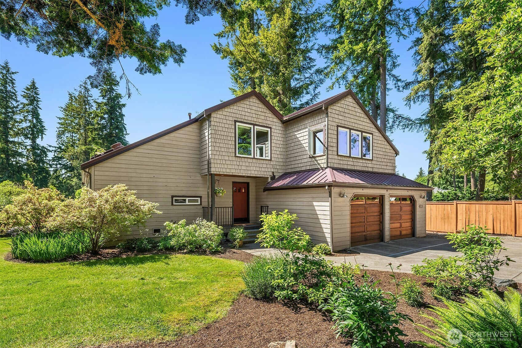 Property Photo:  423  209th Avenue SE  WA 98074 