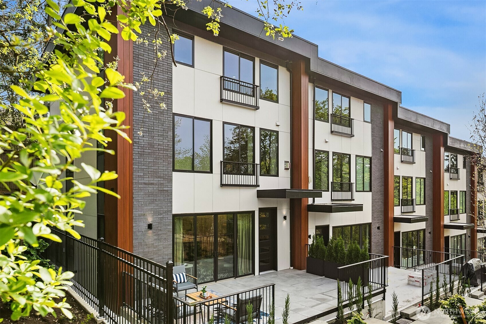 Property Photo: 290 118th Avenue SE WA 98005