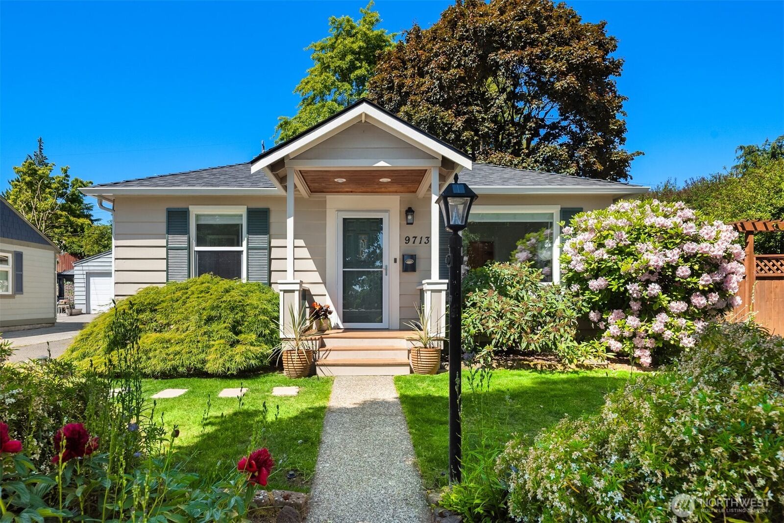 Property Photo:  9713  33rd Avenue SW  WA 98126 