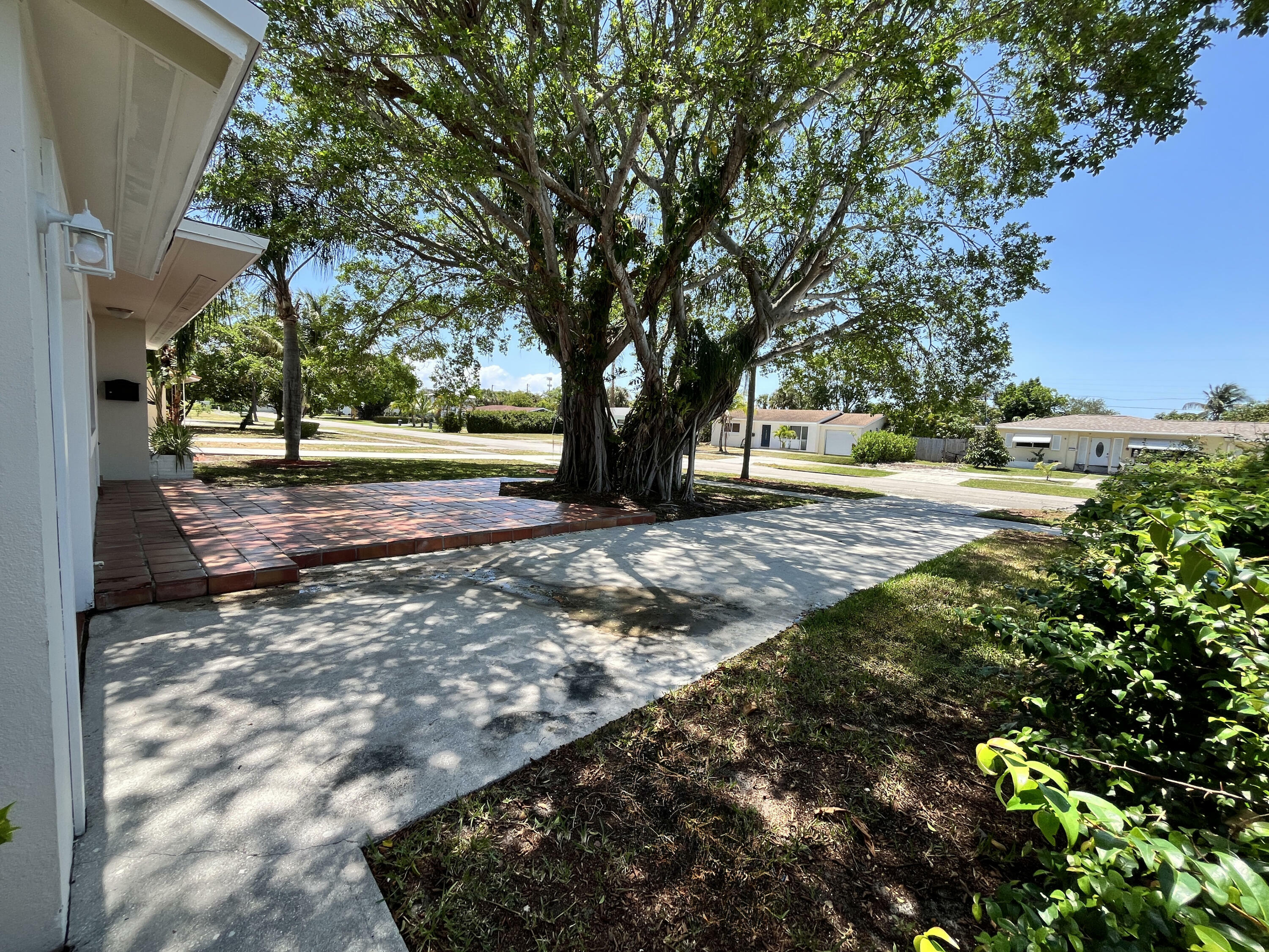 Property Photo: 737 Ilex Court FL 33403