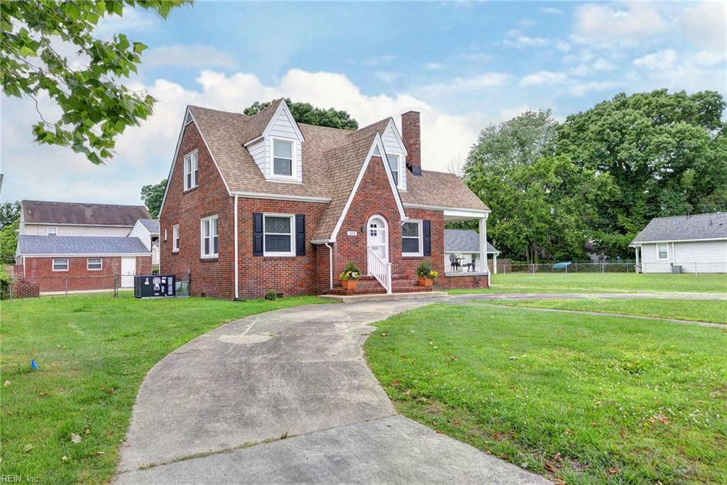 Property Photo: 319 Greenbriar Ave VA 23661