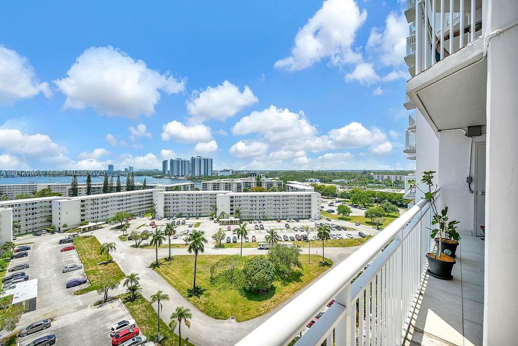 18041 Biscayne Blvd 1201  Aventura FL 33160 photo