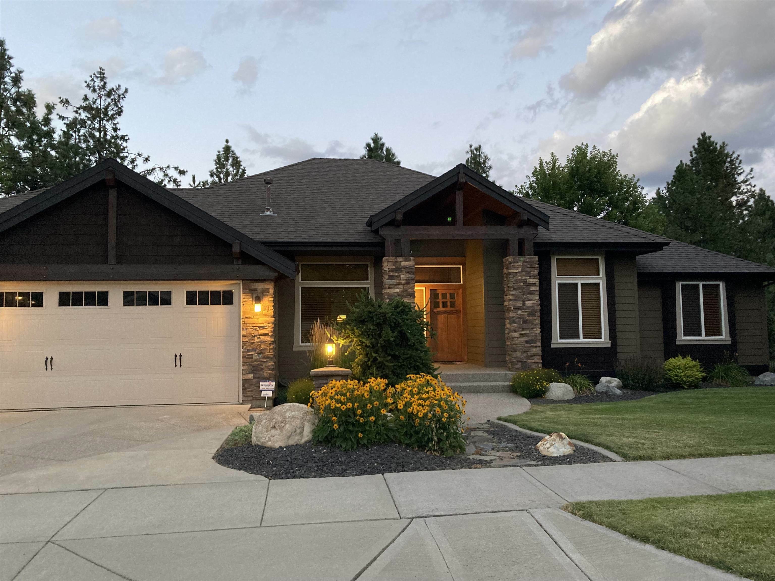 Property Photo: 7616 N Quamish Dr WA 99208