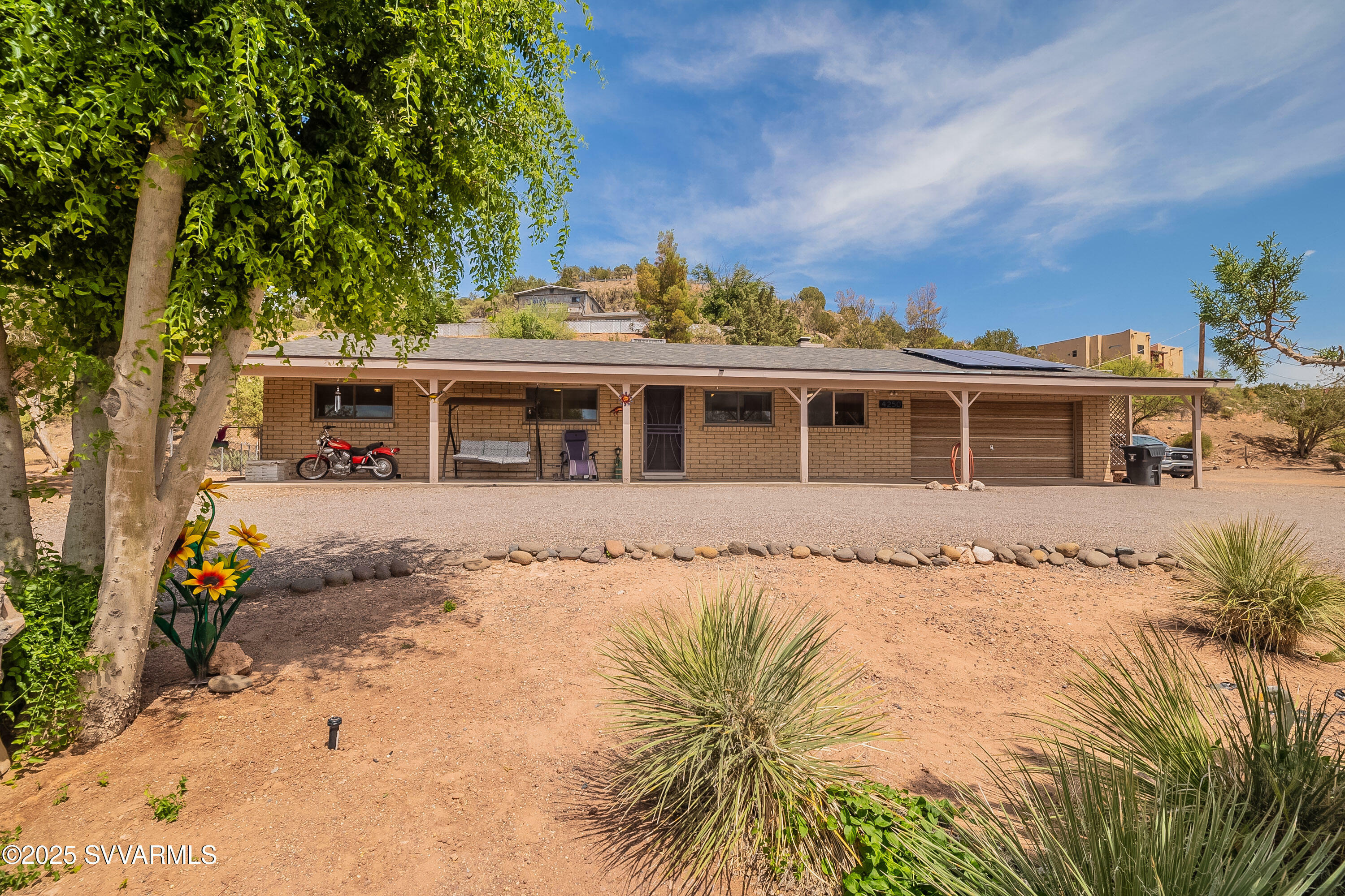Property Photo: 4250 E Dakota Way AZ 86335