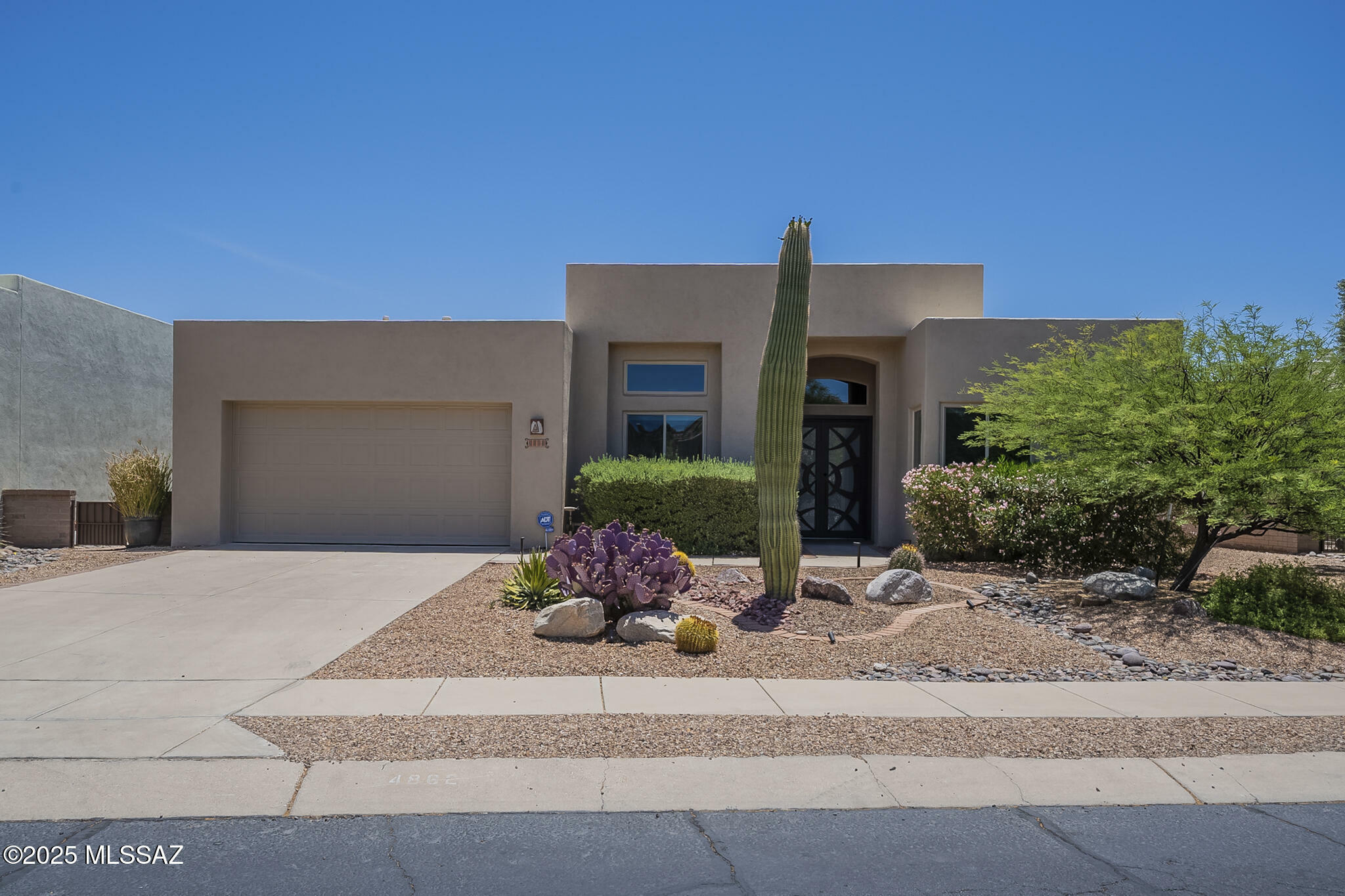 Property Photo: 4862 N Bonita Ridge Avenue AZ 85750