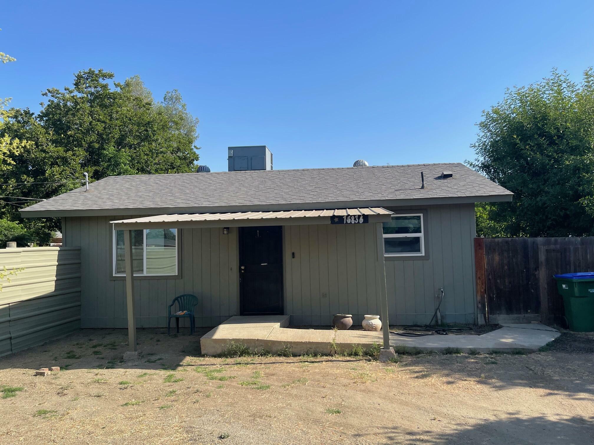 Property Photo: 15836 Beechwood Avenue CA 93235