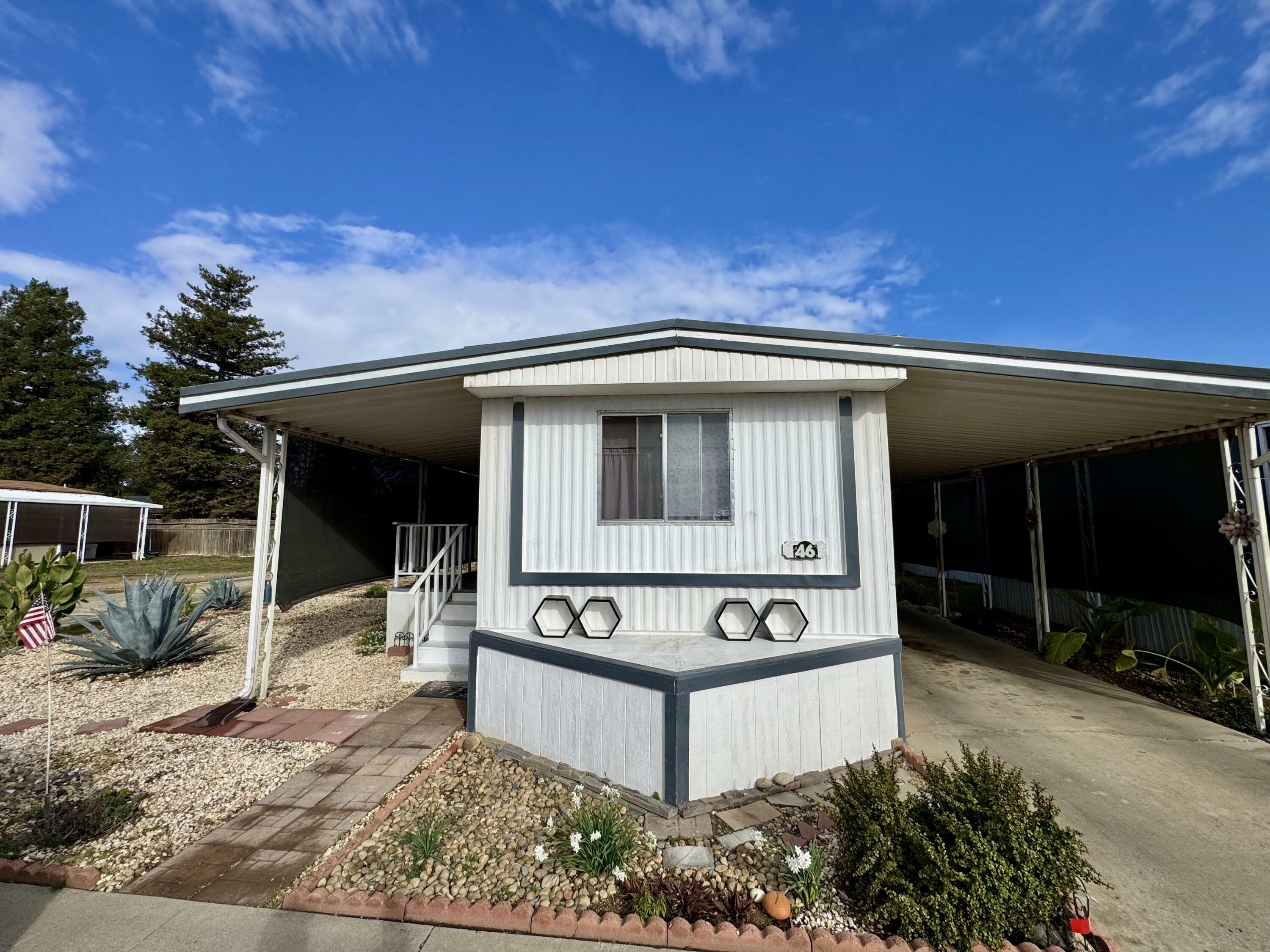Property Photo: 581 N Crawford Ave Avenue Spc 46 CA 93618