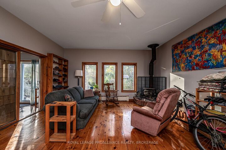 Photo de la propriété: 102 Livingston Avenue ON K7L 4L4