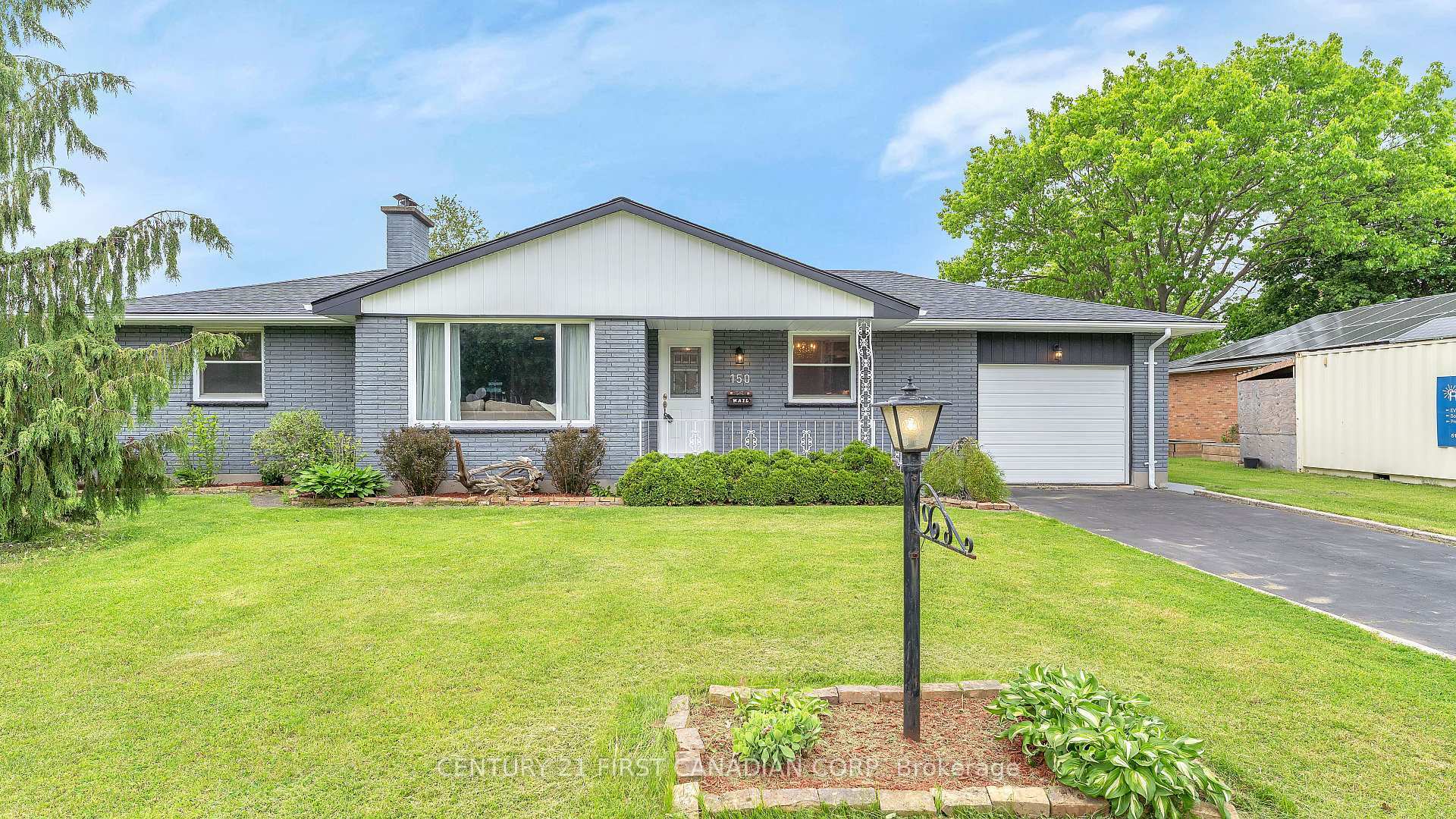 Property Photo: 150 Rutherford Avenue ON N5H 2N8