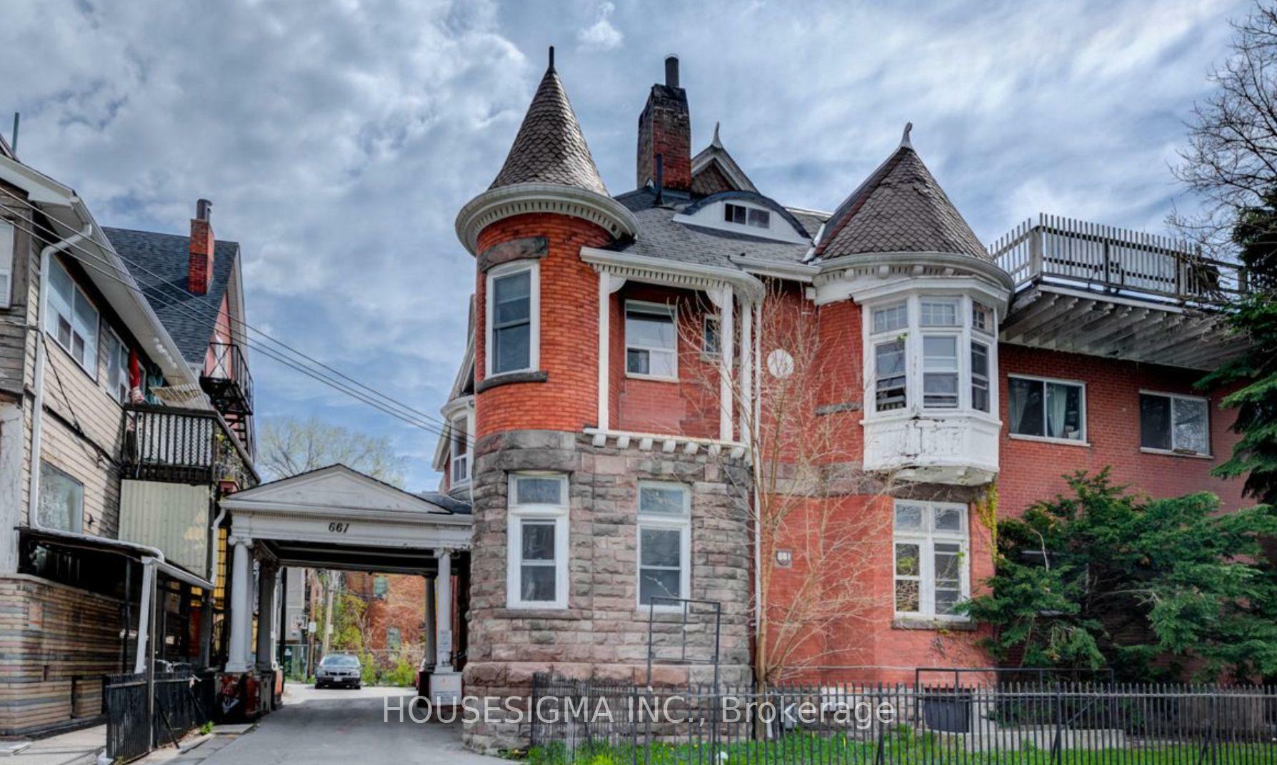 Property Photo: 661 Huron Street 101 ON M5R 2R8