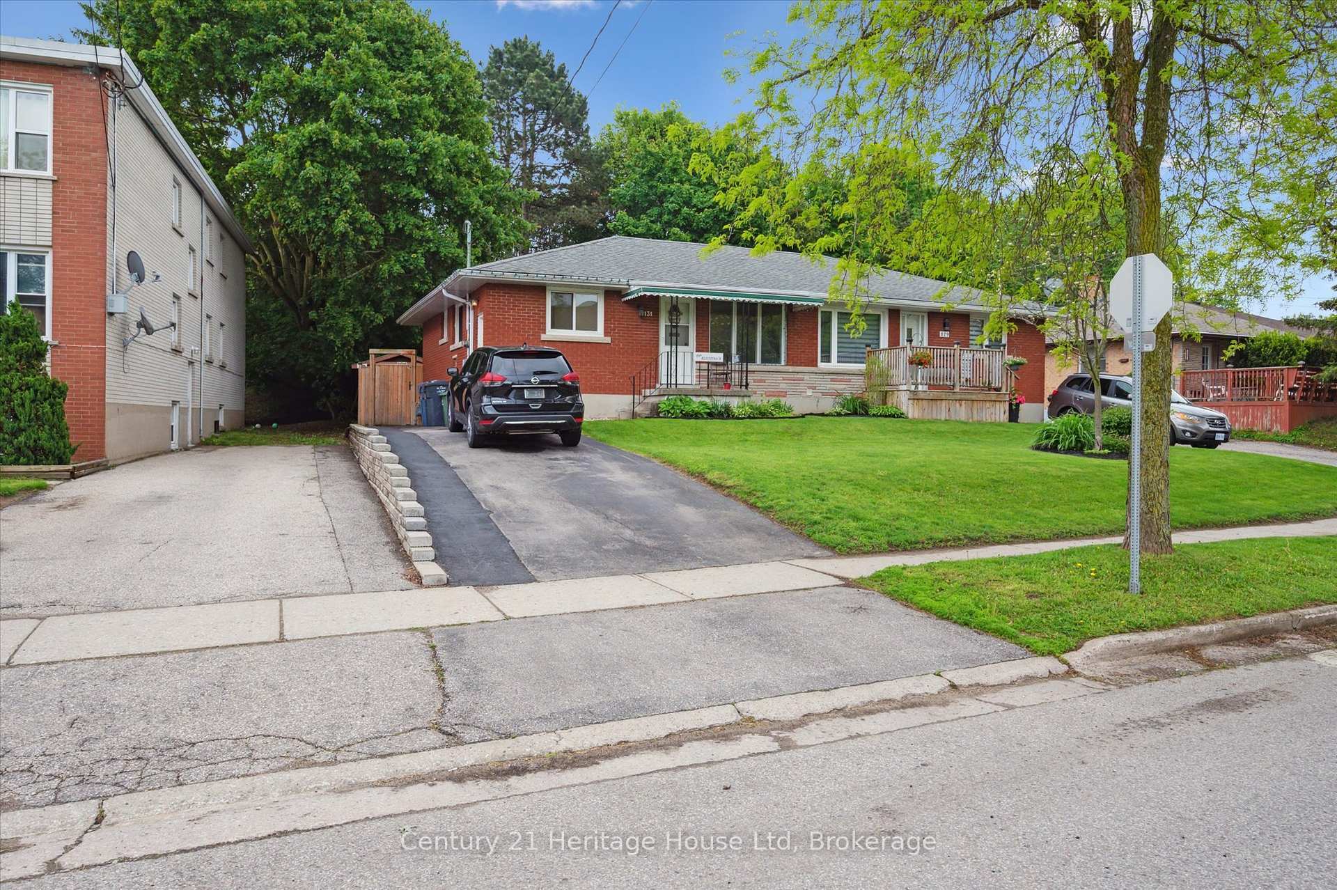 Property Photo: 131 Waverley Drive ON N1E 1H1