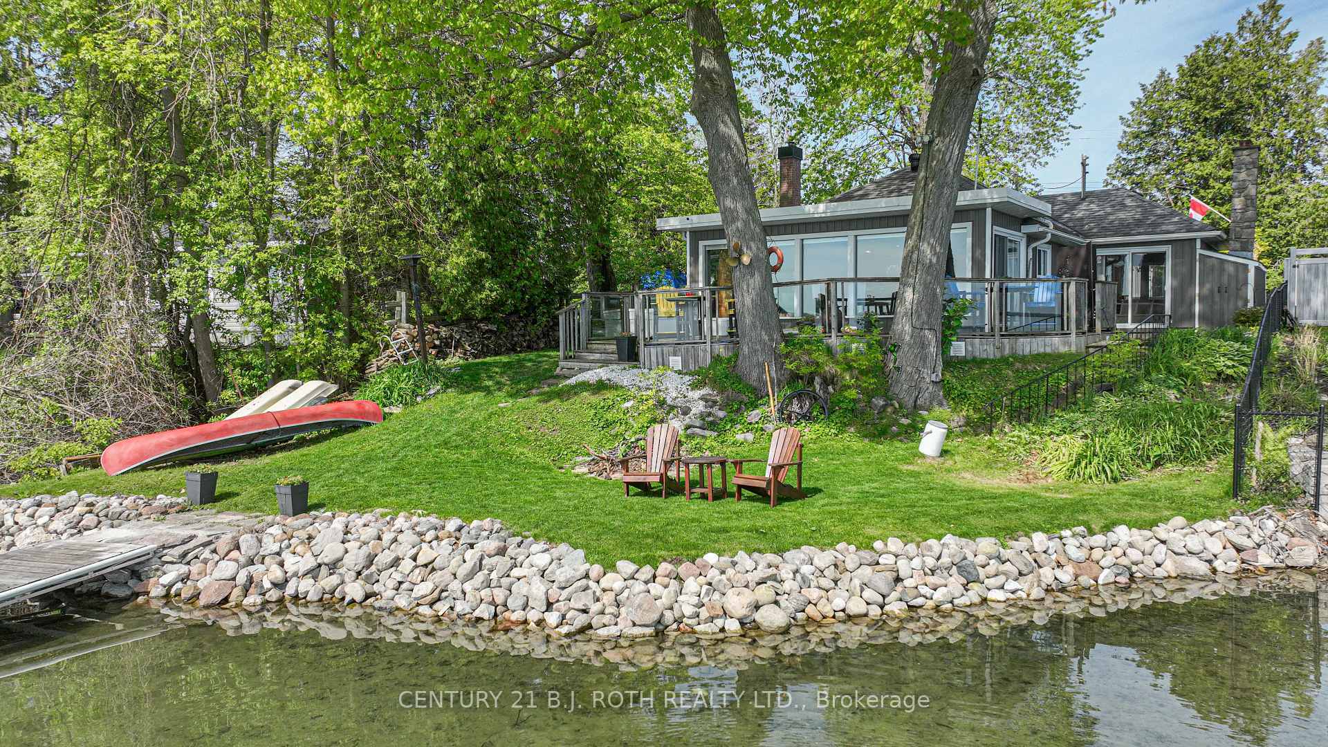 Photo de la propriété: 3939 Menoke Beach Road ON L3V 0T9