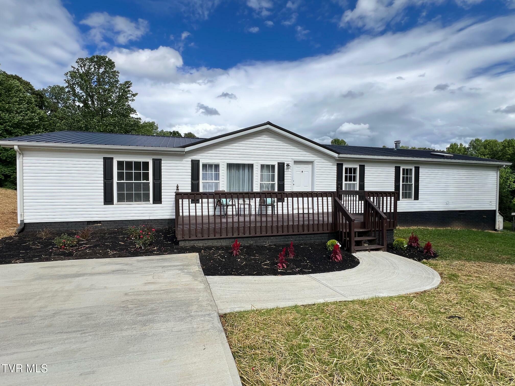 Property Photo: 166 Hallborough Drive TN 37659