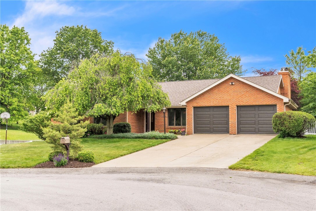 Property Photo:  315 Village Ct  PA 16066 