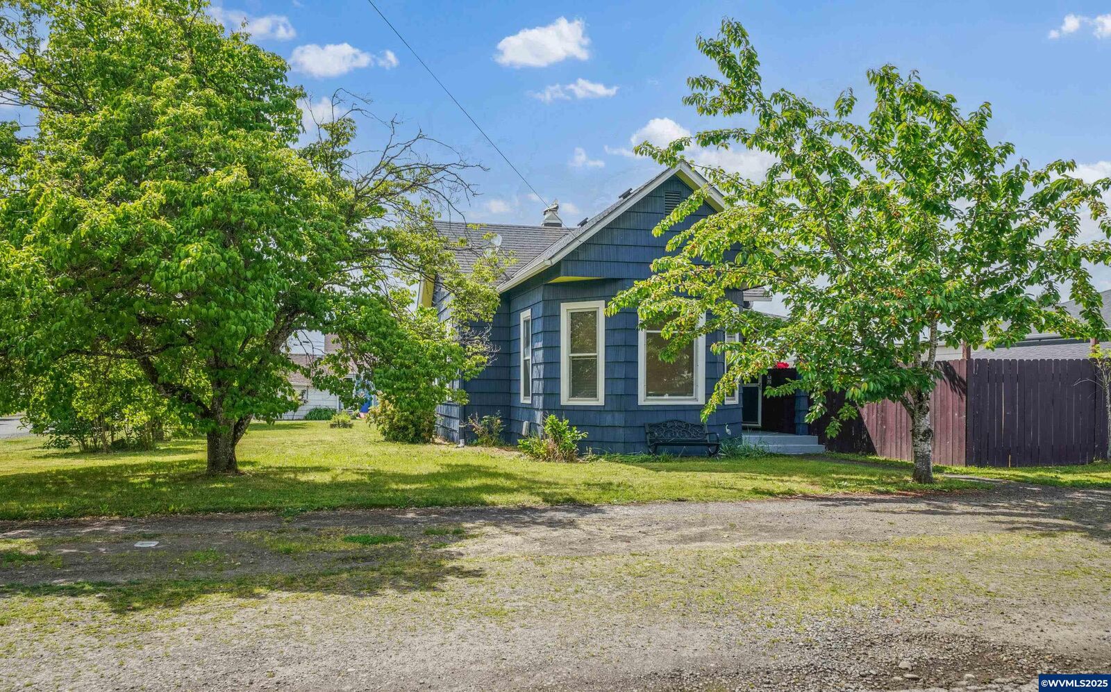 Property Photo:  1109 4th Av  OR 97383 
