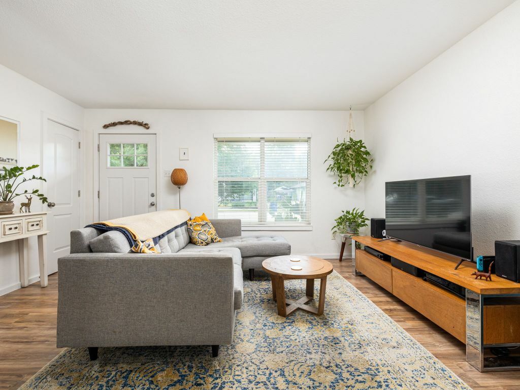 1205 Begonia Terrace  Austin TX 78741 photo