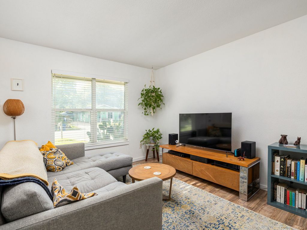 1205 Begonia Terrace  Austin TX 78741 photo