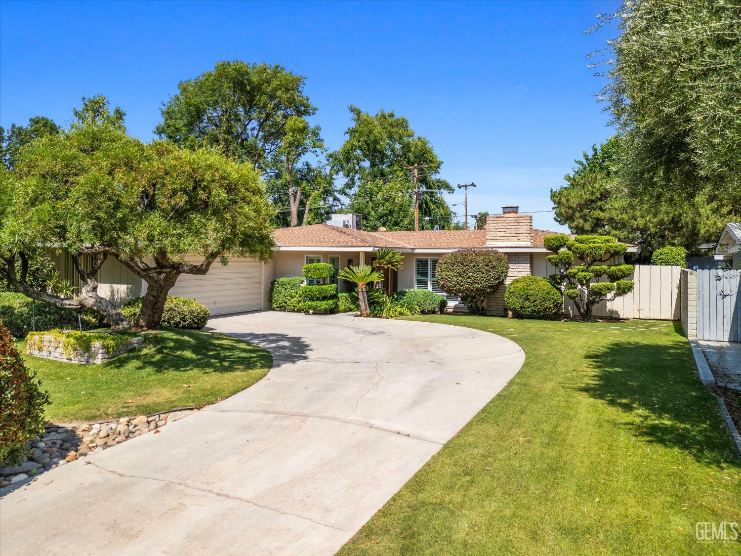 200 Haggin Street  Bakersfield CA 93309 photo