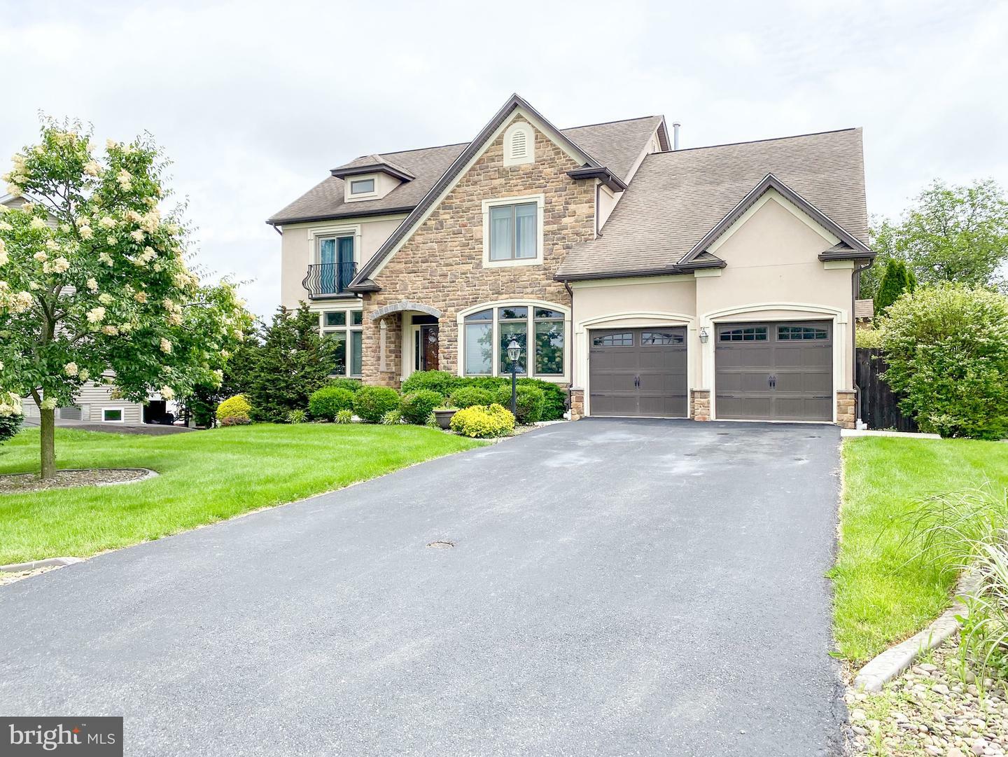Property Photo: 1038 Shannon Drive S PA 17225