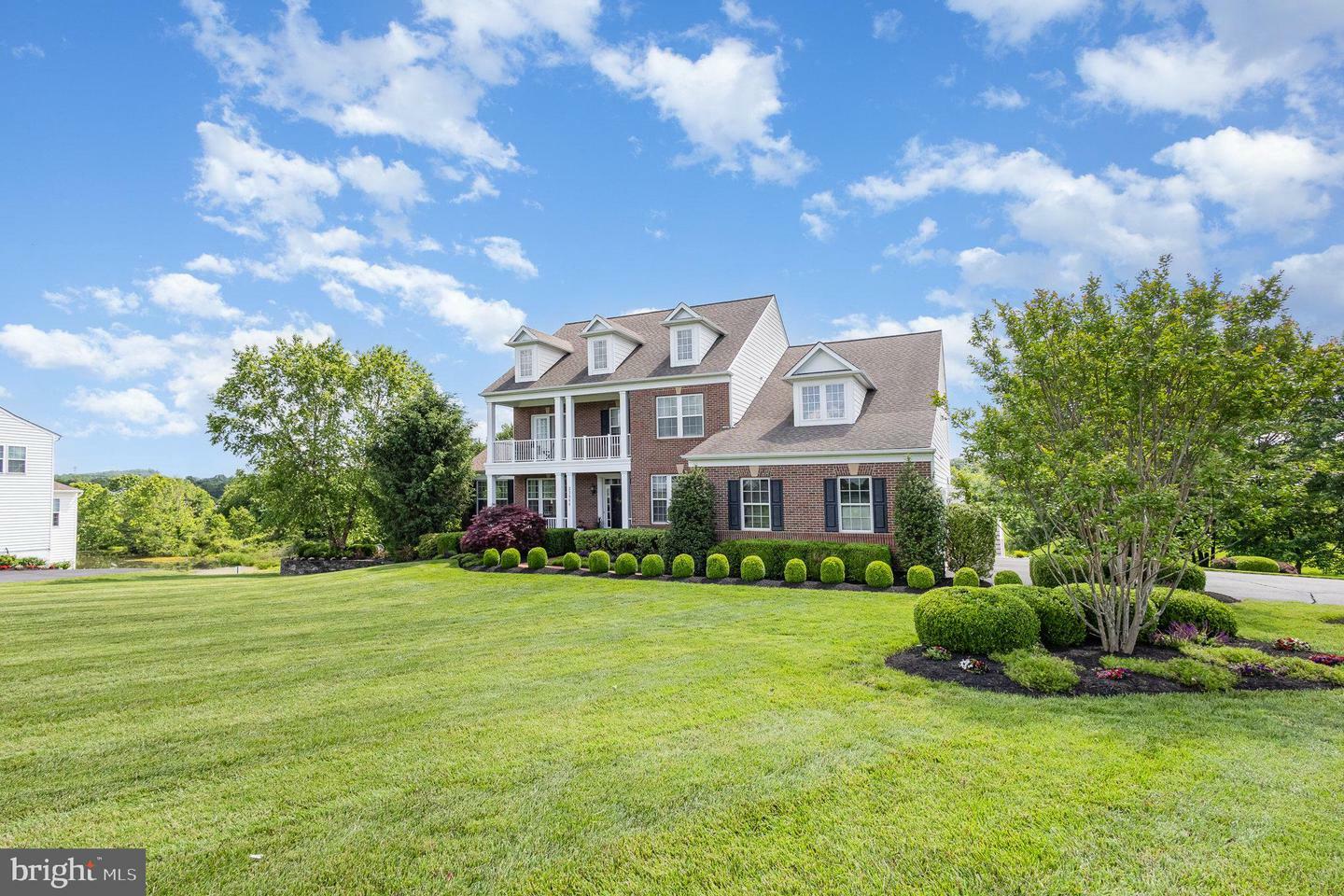 Property Photo: 23044 Creighton Farms Drive VA 20175