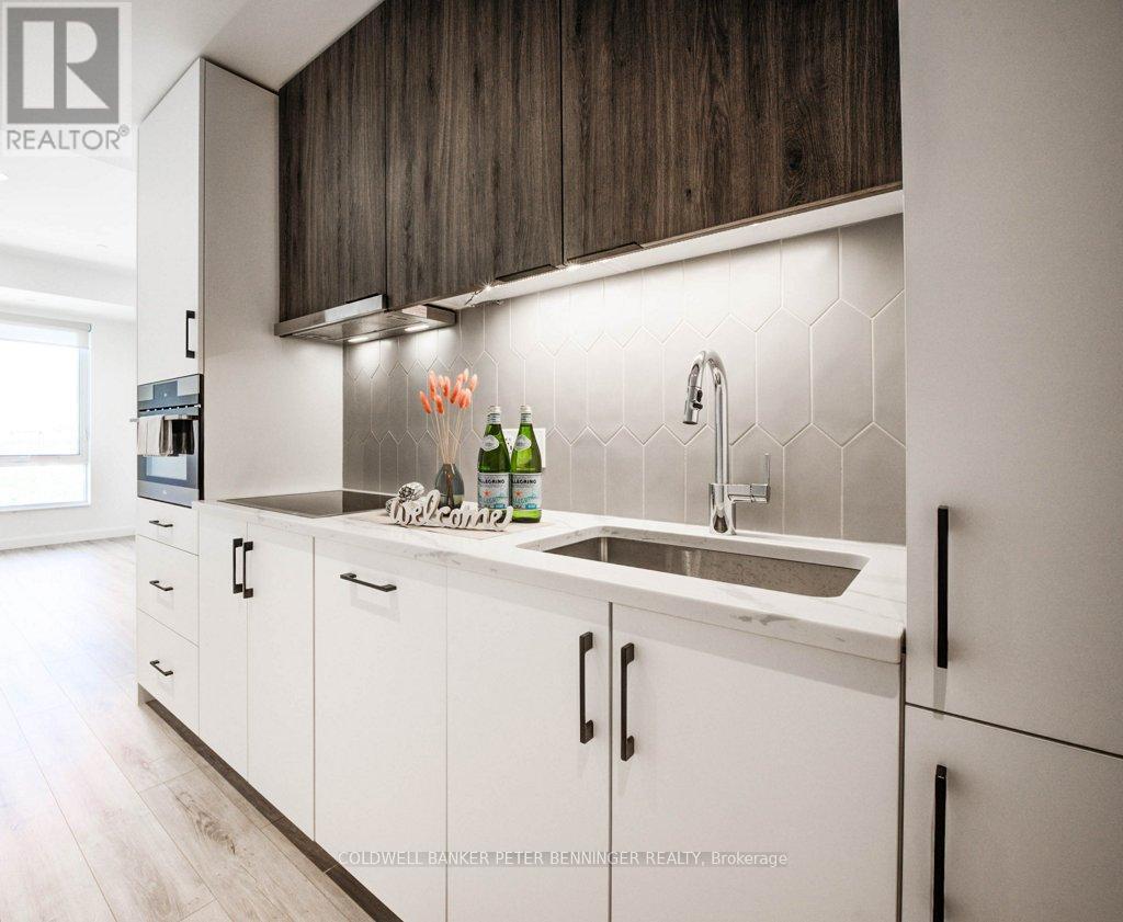 Property Photo: 741 King Street 1604 ON N2G 0E9