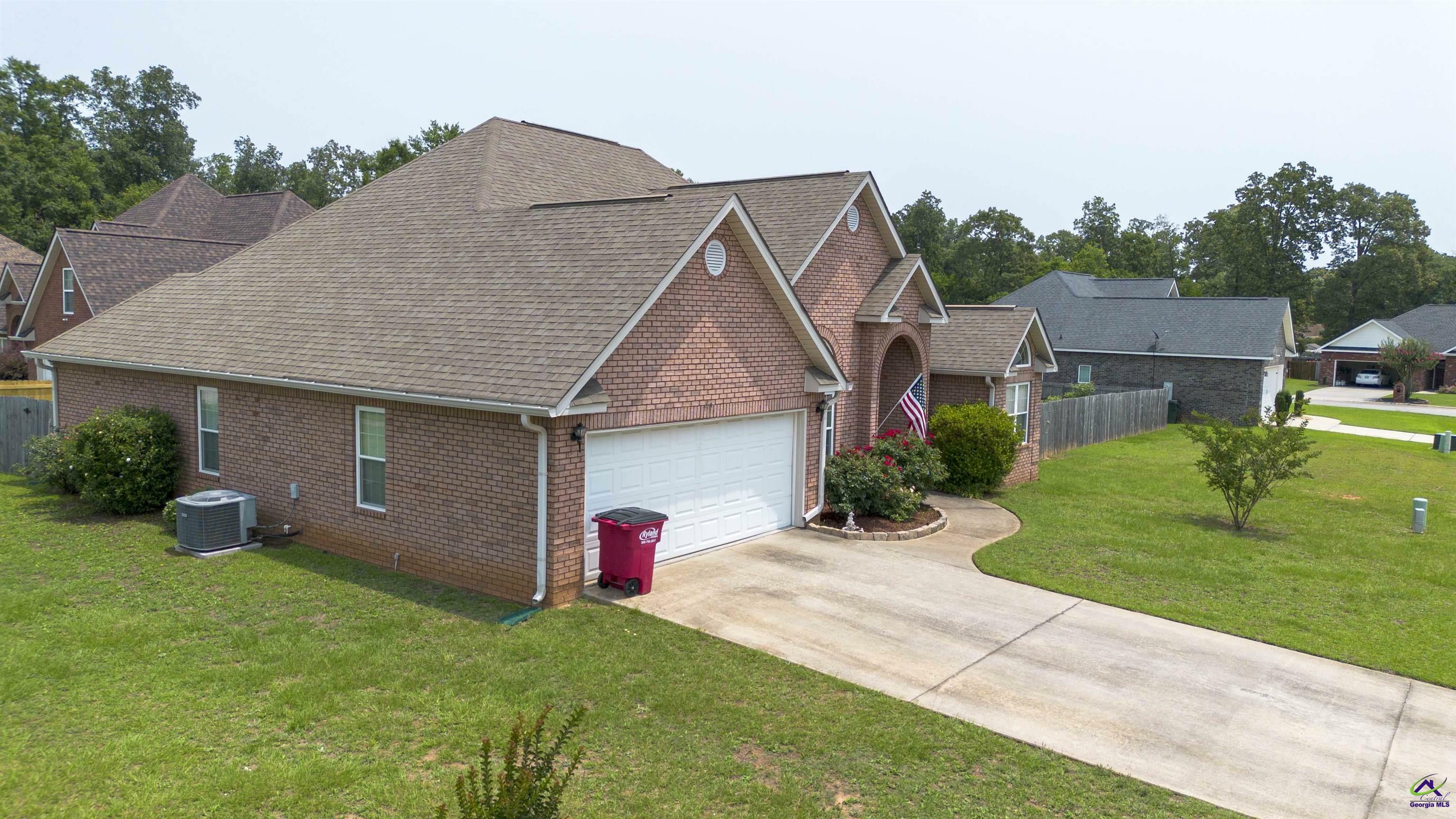 Property Photo: 301 Asbell Way GA 31028