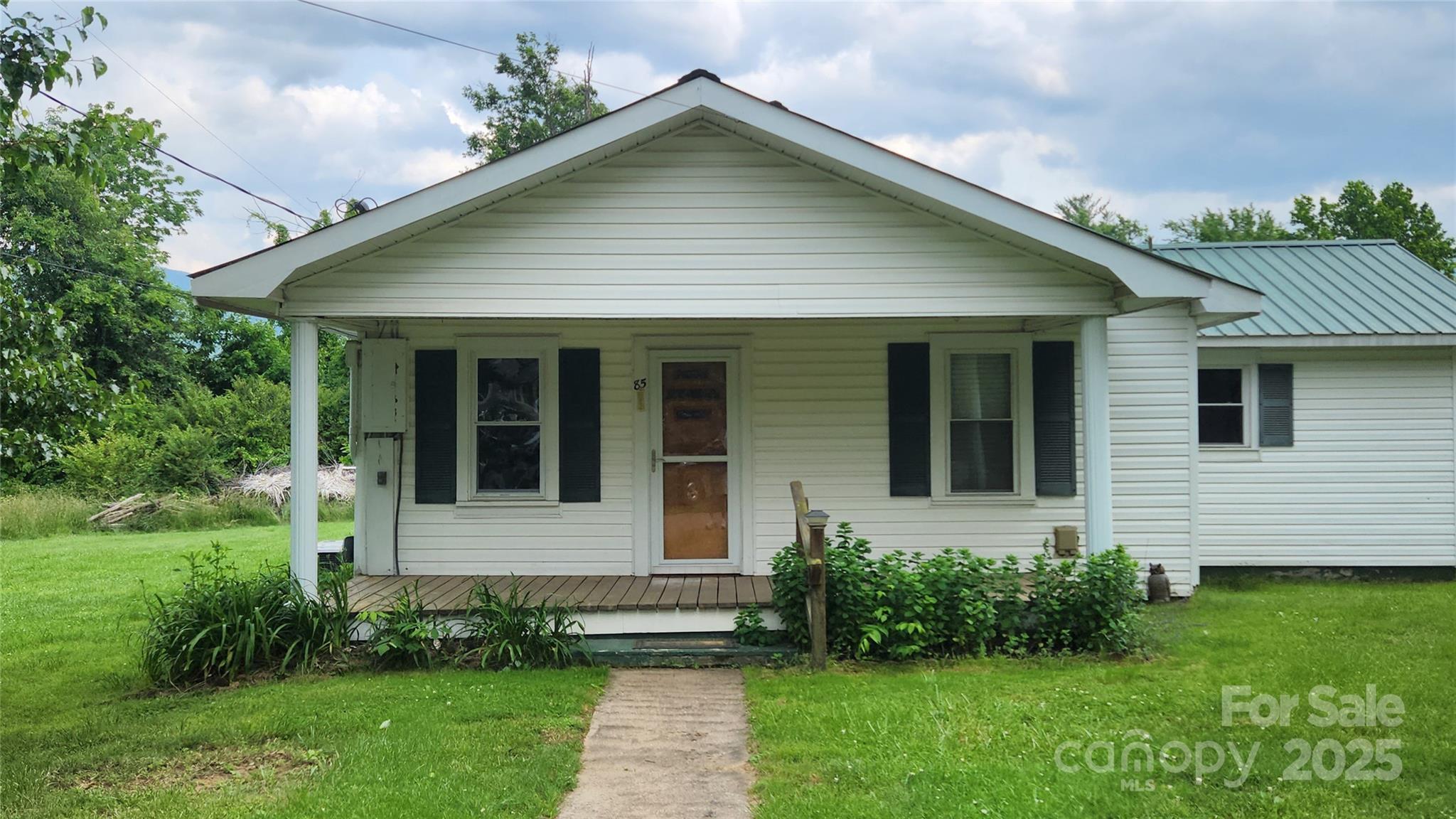 Property Photo: 85 Oshea Lane NC 28786