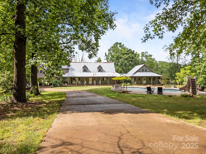 Property Photo:  1433 Kern Carlton Road  NC 28146