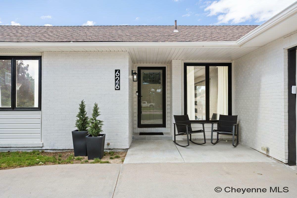 Property Photo: 626 Shaun Ave WY 82009