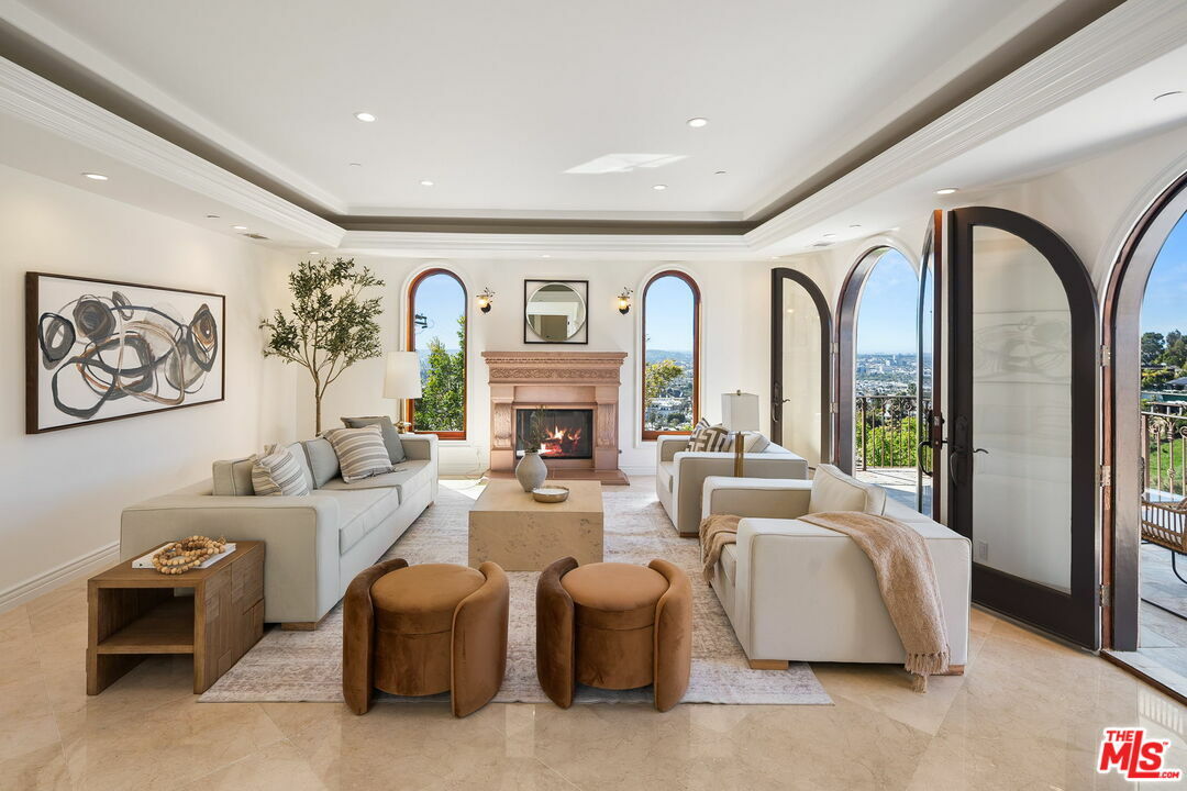 8027 Floral Ave  Los Angeles CA 90046 photo