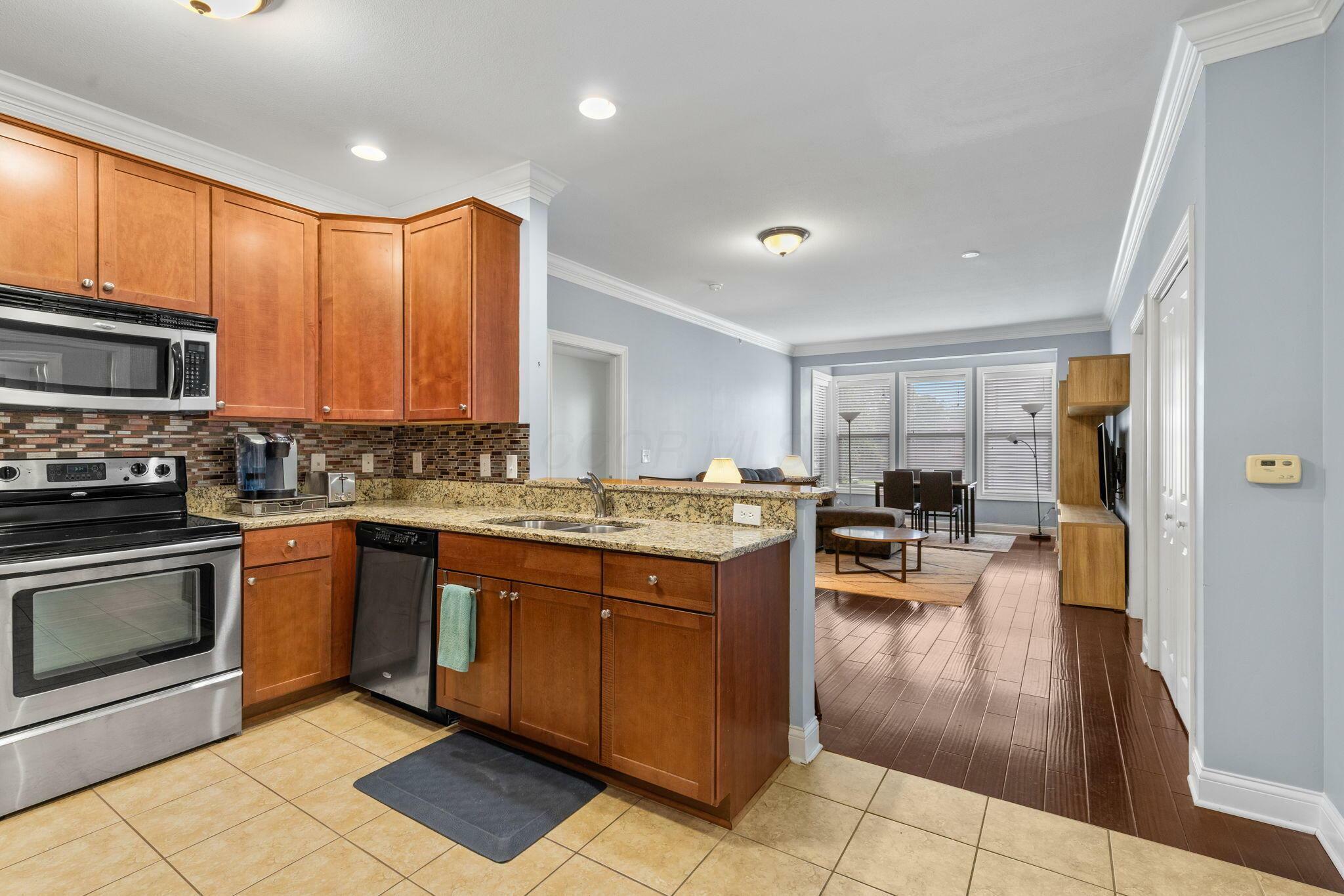 Property Photo:  925 Ingleside Avenue  OH 43215 