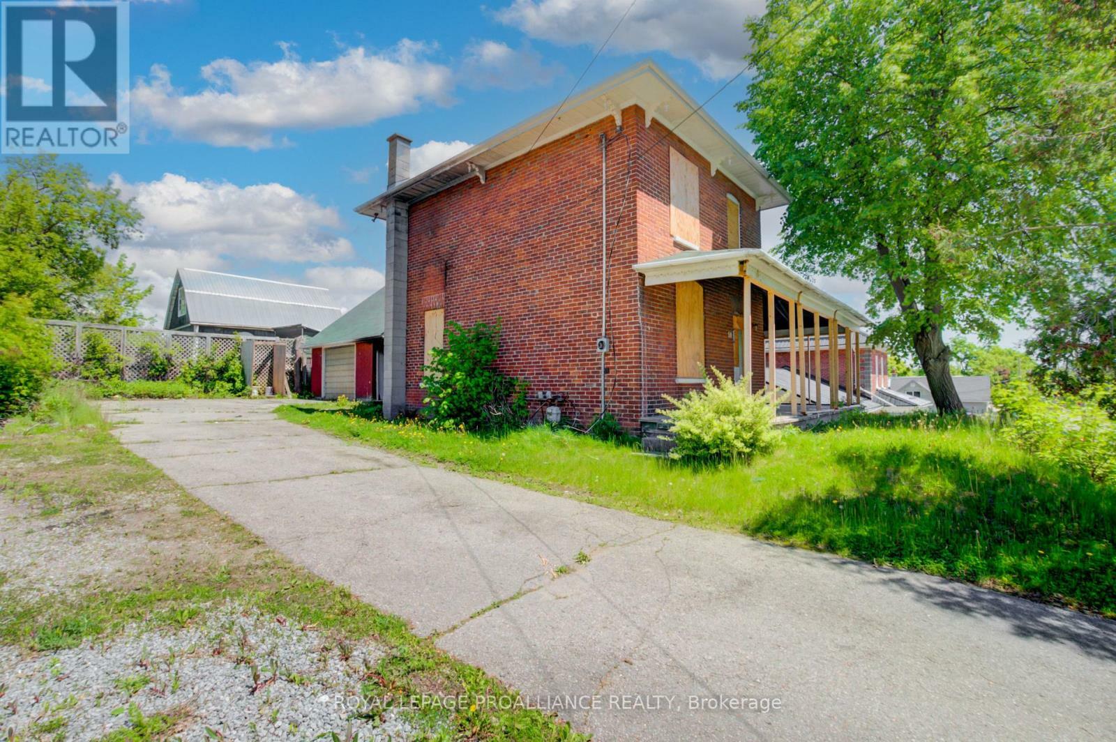 Property Photo: 59 Church Avenue ON K0L 1L0
