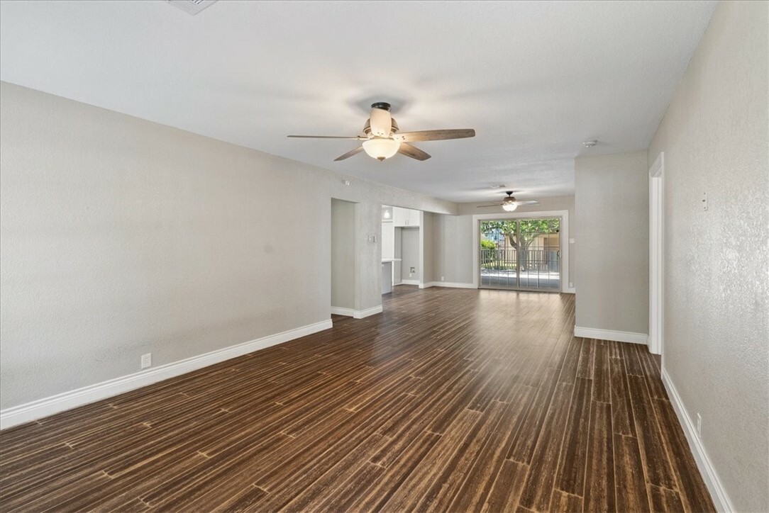 Property Photo: 524 Del Mar TX 78404