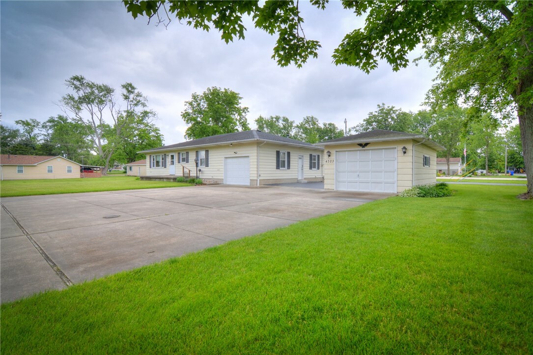Property Photo: 4323 E Corman Street IL 62521