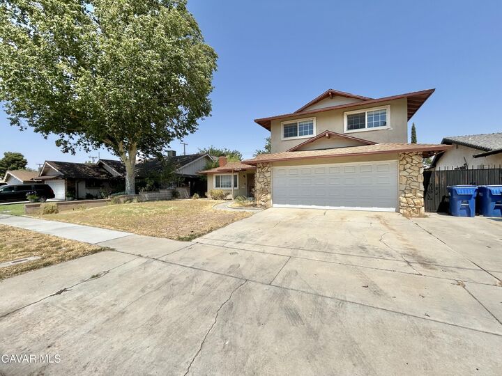 Property Photo:  43834 Gadsden Avenue  CA 93534 