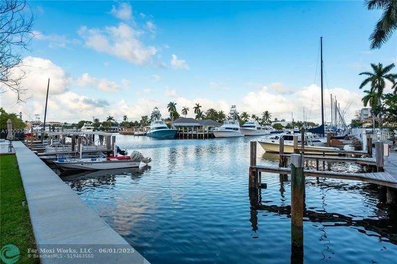 Property Photo: 1420 Cordova Rd 25C FL 33316