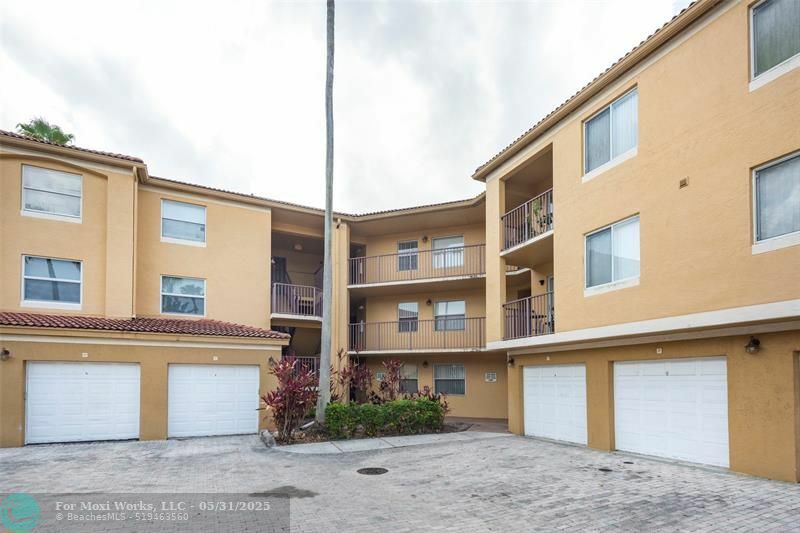 Property Photo: 761 N Pine Island Rd 106 FL 33324