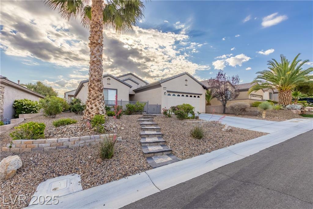 Property Photo: 2562 Starlight Valley Street NV 89044