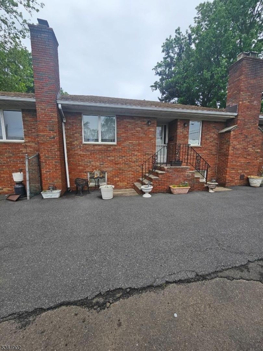 Property Photo: 2 Crestview Ave 1 NJ 07088