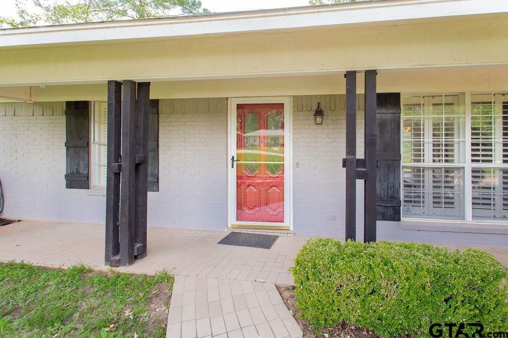 Property Photo: 1521 Tanglewood Drive West TX 75771