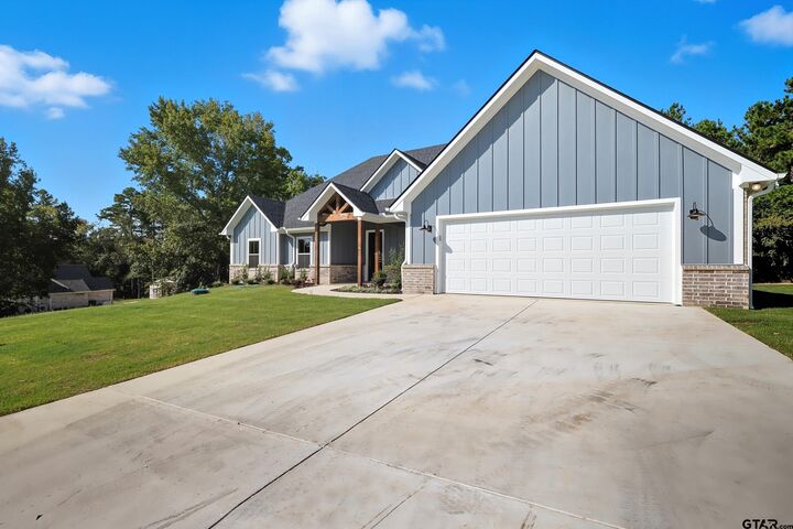 Property Photo:  24062 Sun Ridge Rd.  TX 75771 