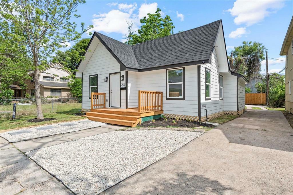 Property Photo: 2811 Winbern Street TX 77004