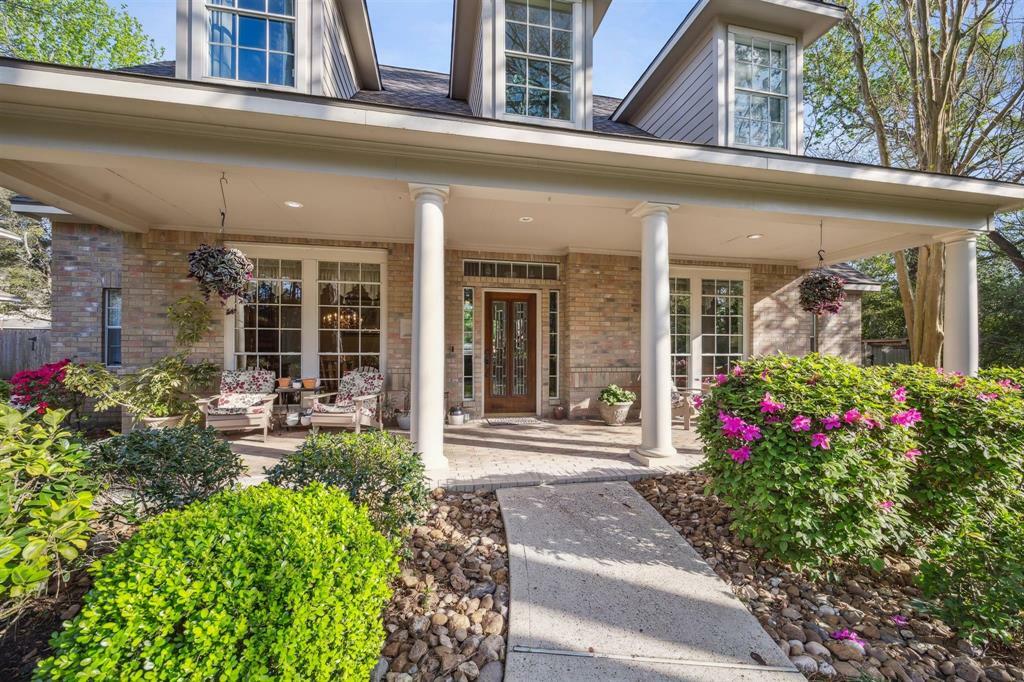 Property Photo: 2 Slatestone Circle TX 77382