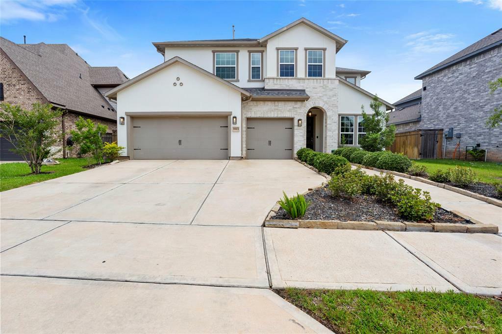 Property Photo: 9923 Golden Woods Drive TX 77459