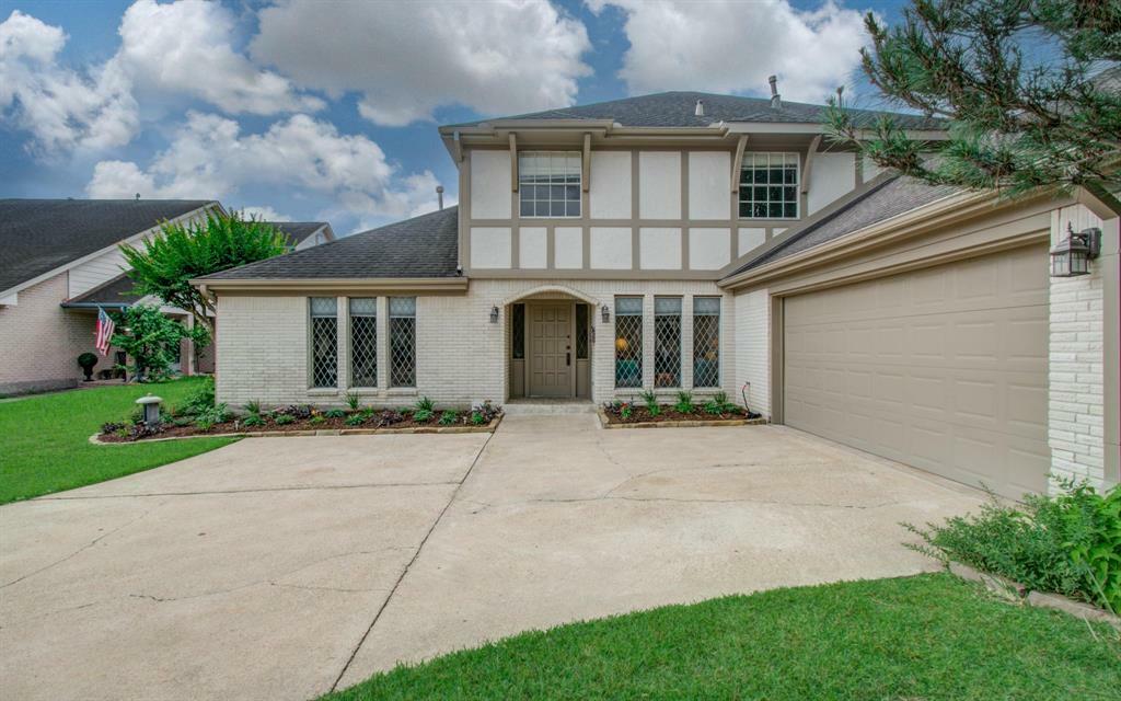 Property Photo: 6119 Bankside Drive TX 77096