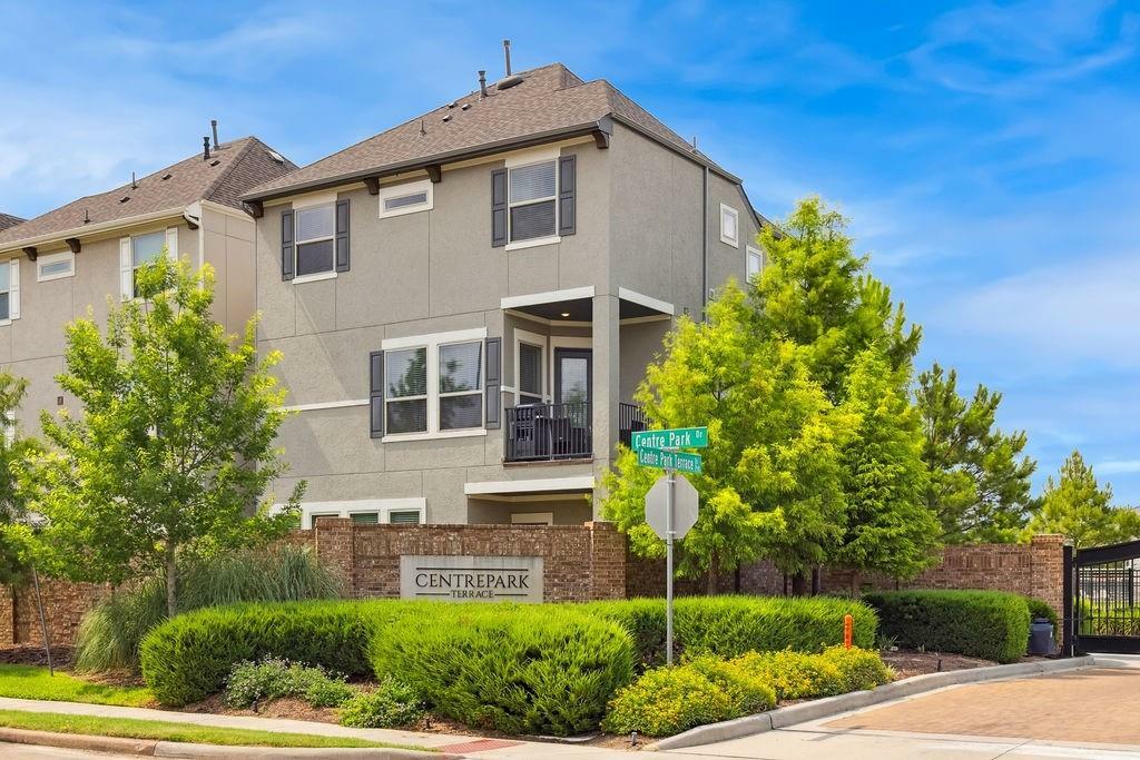 Property Photo: 10603 Centre Green Way TX 77043