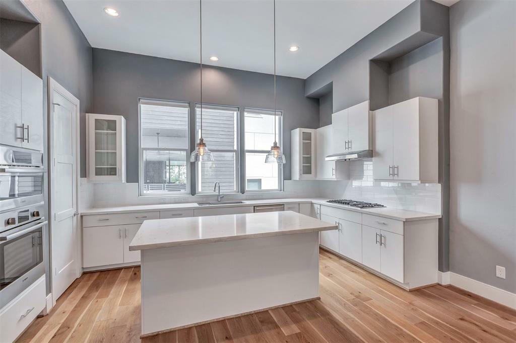 Property Photo:  2620 Rusk Street  TX 77003 