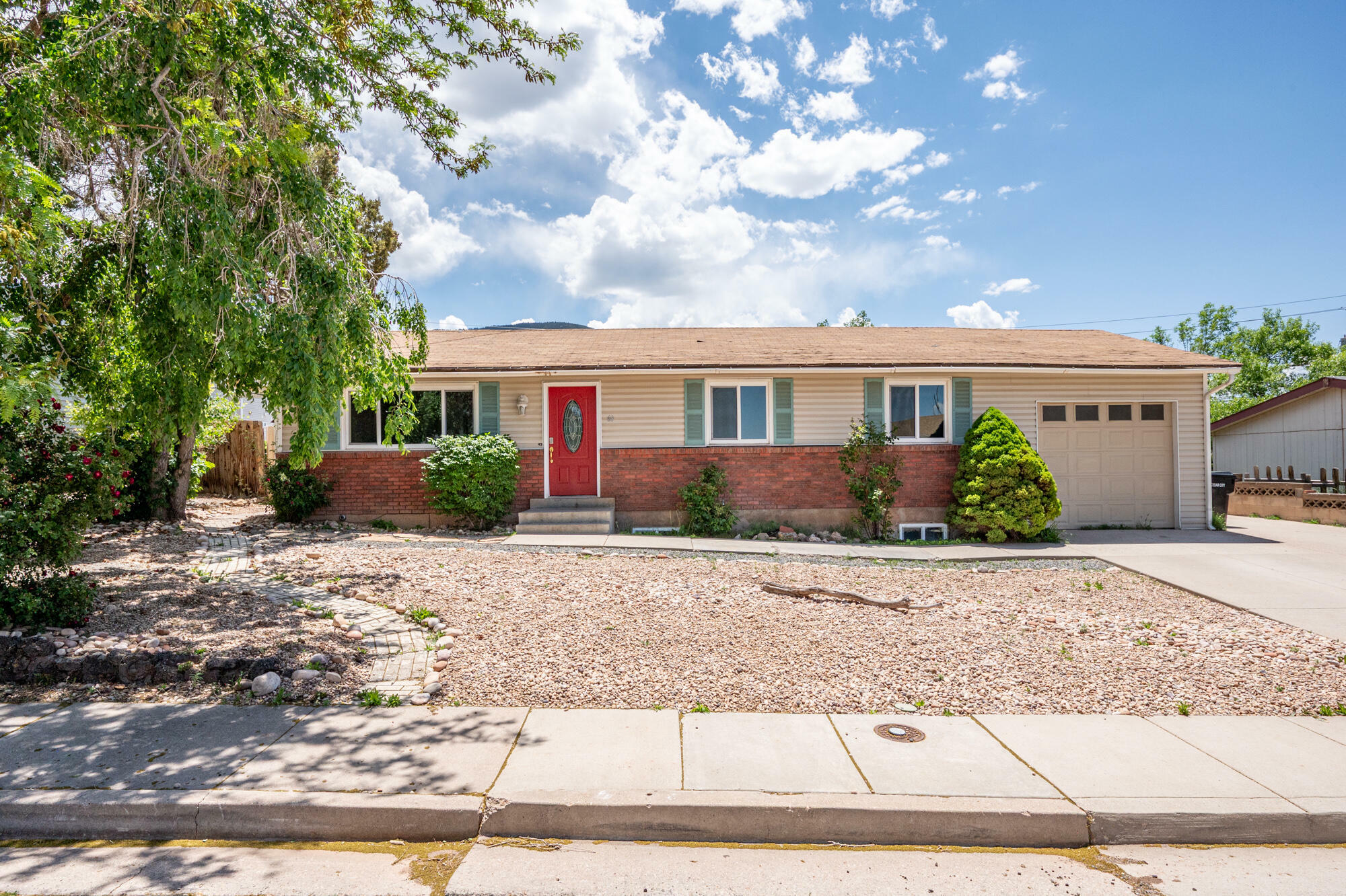 Property Photo: 68 W Sunset Dr UT 84720