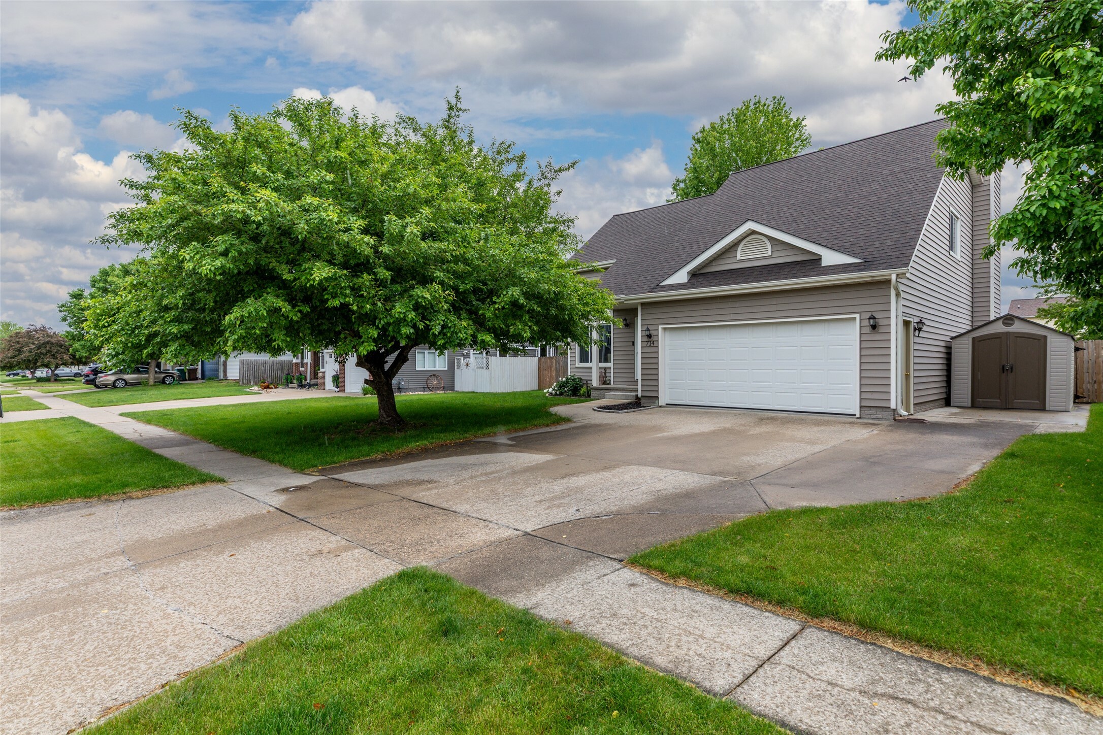 Property Photo: 714 SE Dolan Drive IA 50111